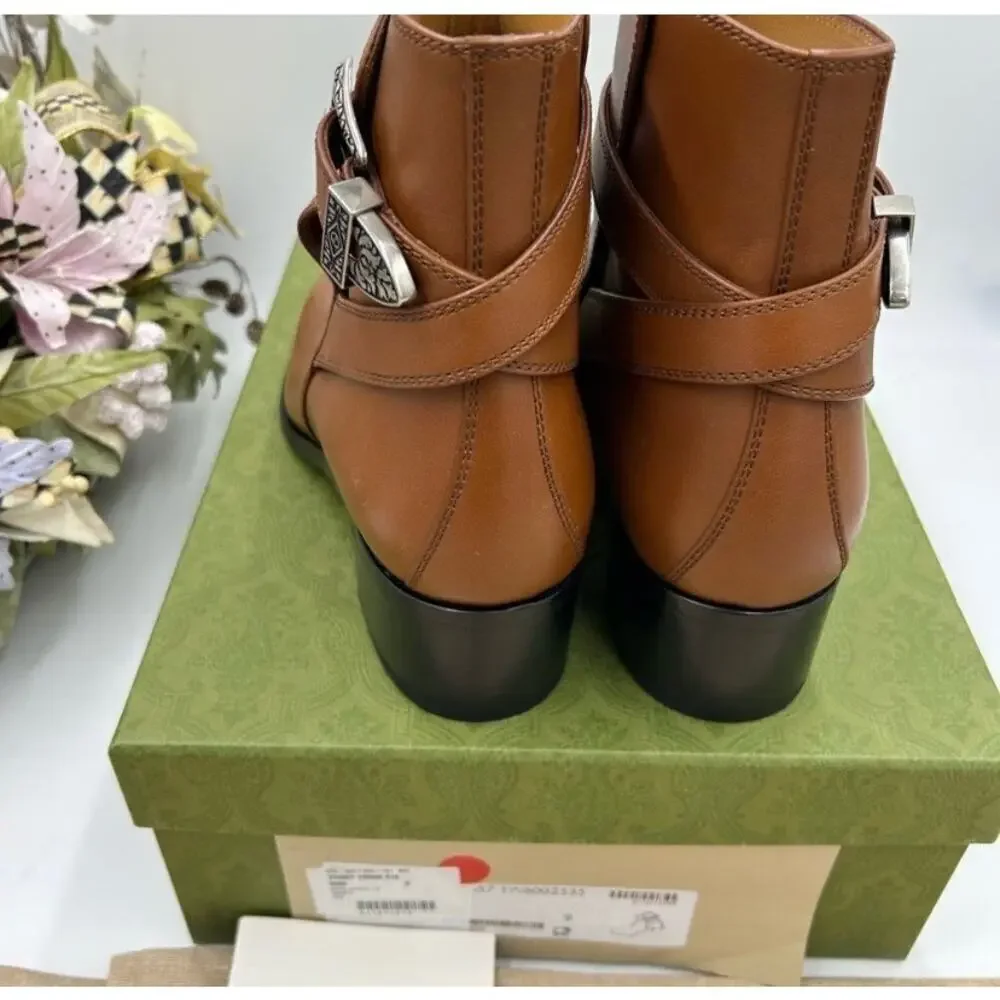 Men, Gucci, leather ankle boots size 9, made in Italy